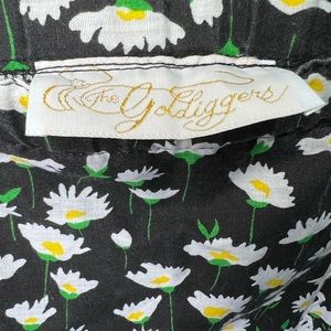 Vintage flower skirt by The Goldiggers